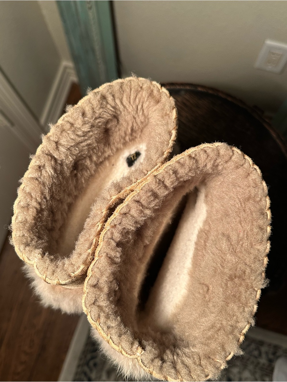 Salvatore Ferragamo Beige Fur-Trimmed Winter Boots - Picture 4 of 8